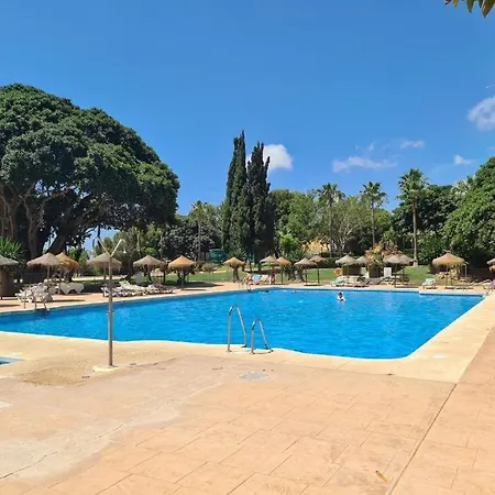 Iris Pool And Garden Apartment